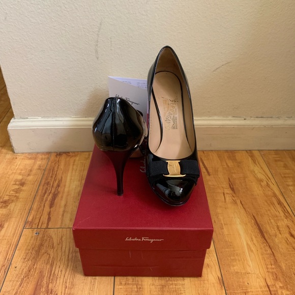 Salvatore Ferragamo Tina Patent leather heels - Picture 4 of 8